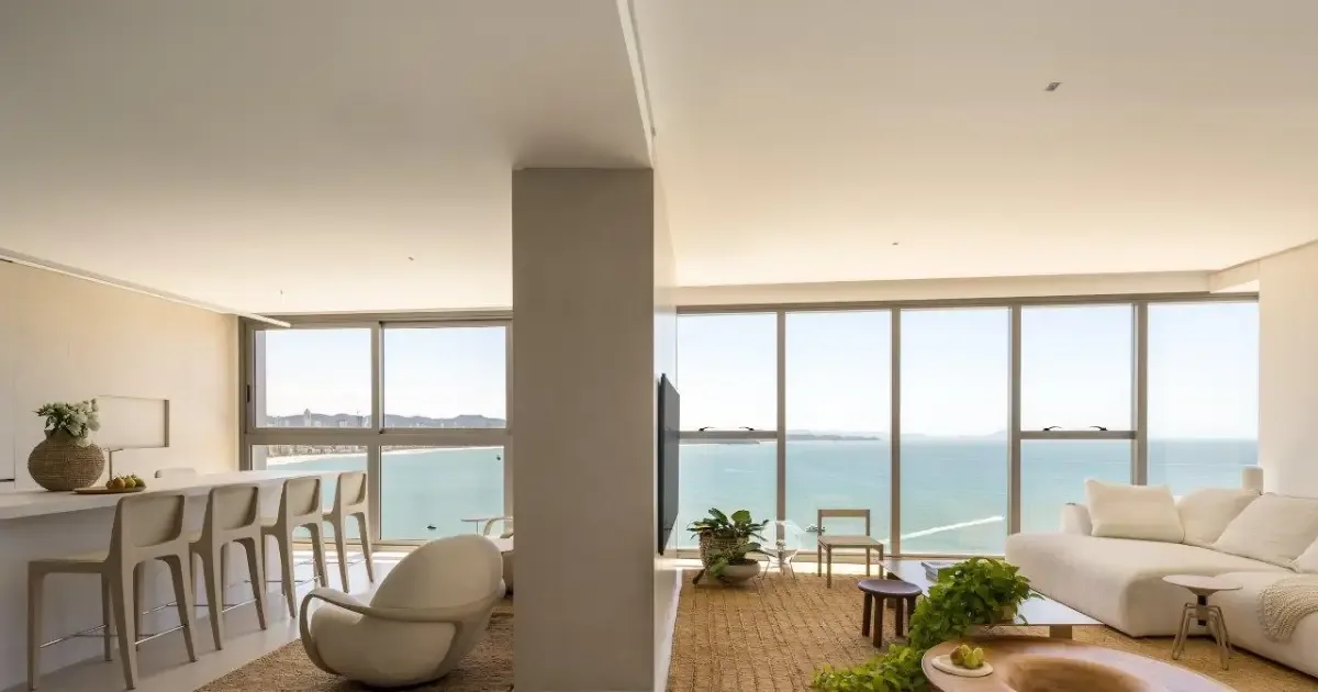Reforma integra apartamento com vista para o mar em Balneário Camboriú