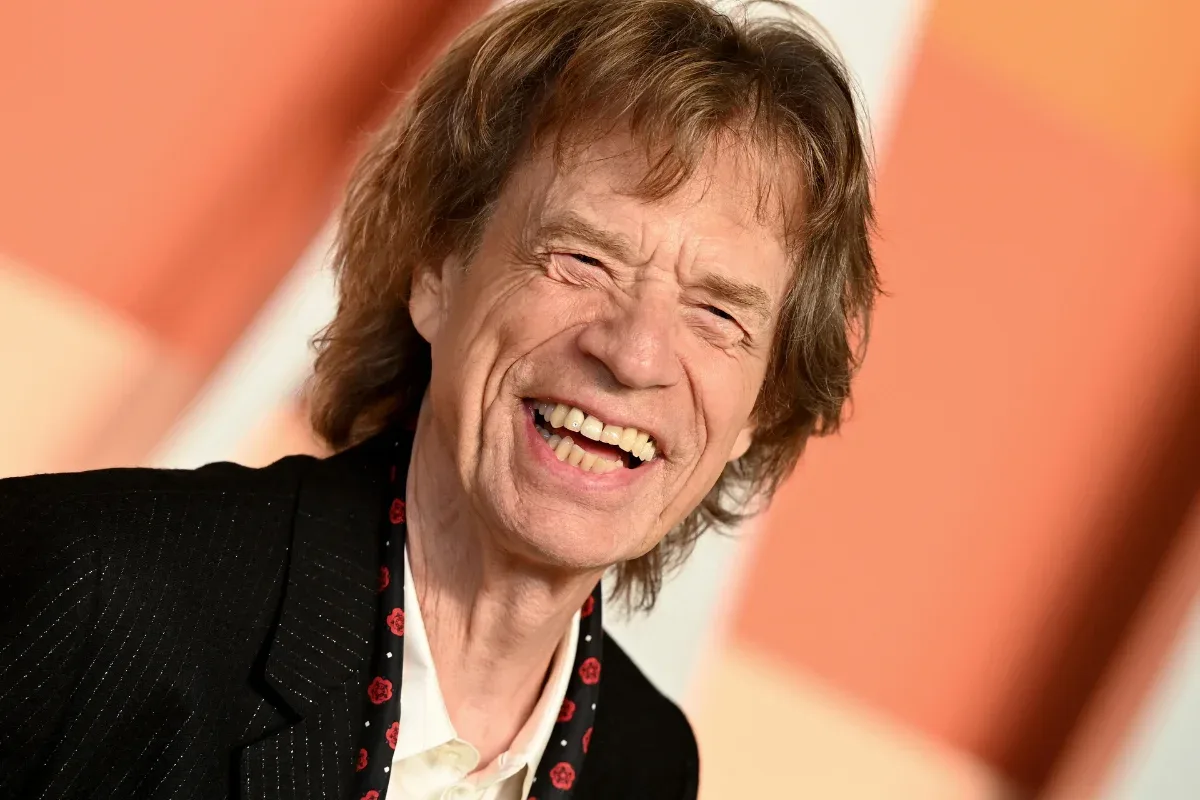 Mick Jagger mantém rotina de exercícios e alimentação equilibrada aos 83 anos