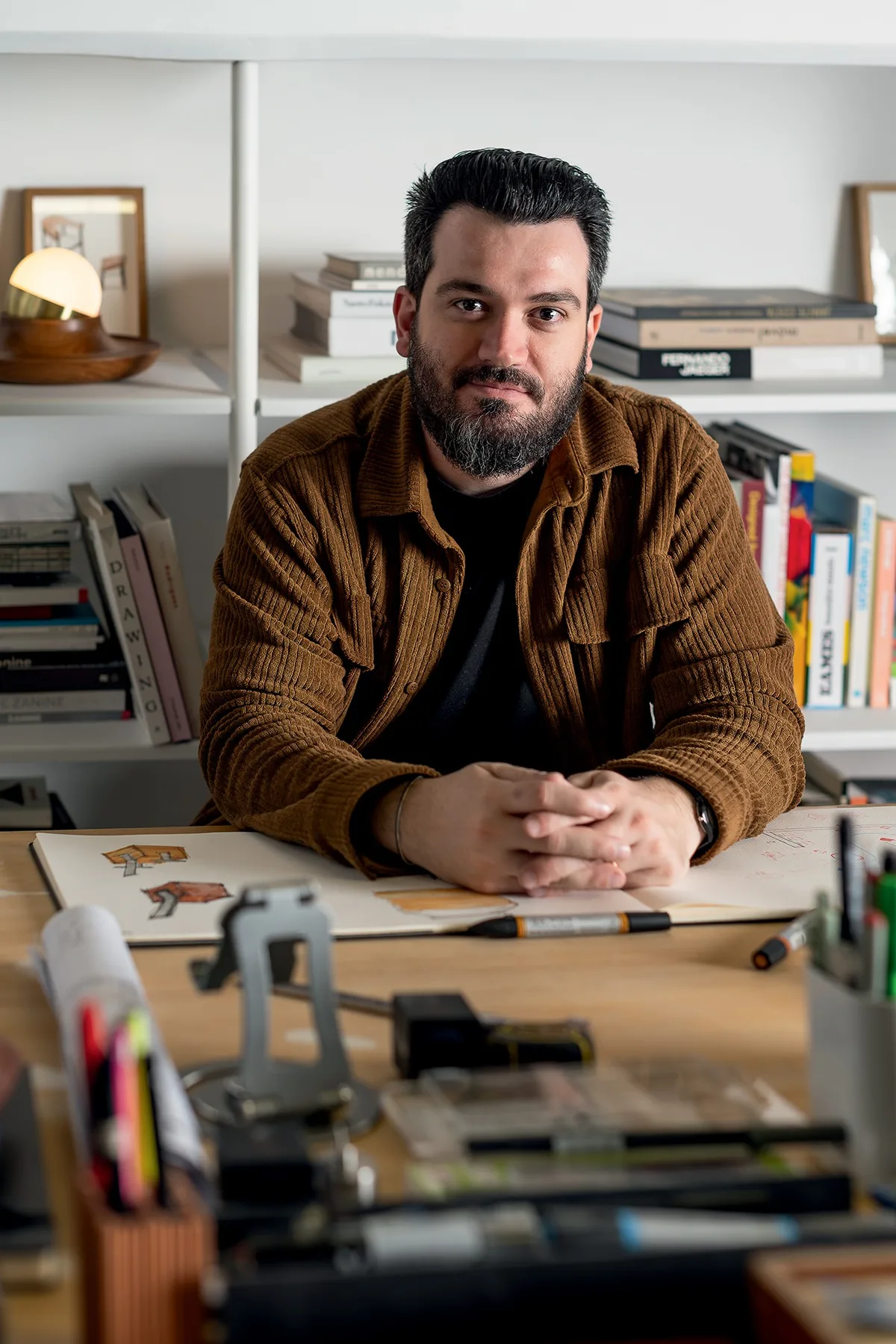 Gabriel De La Cruz pesquisa materiais e valoriza criação coletiva no design
