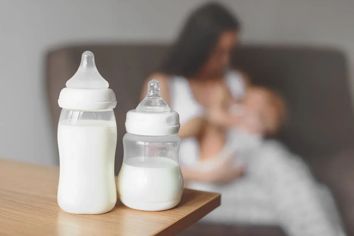 CDC alerta para riscos de usar leite materno em receitas caseiras