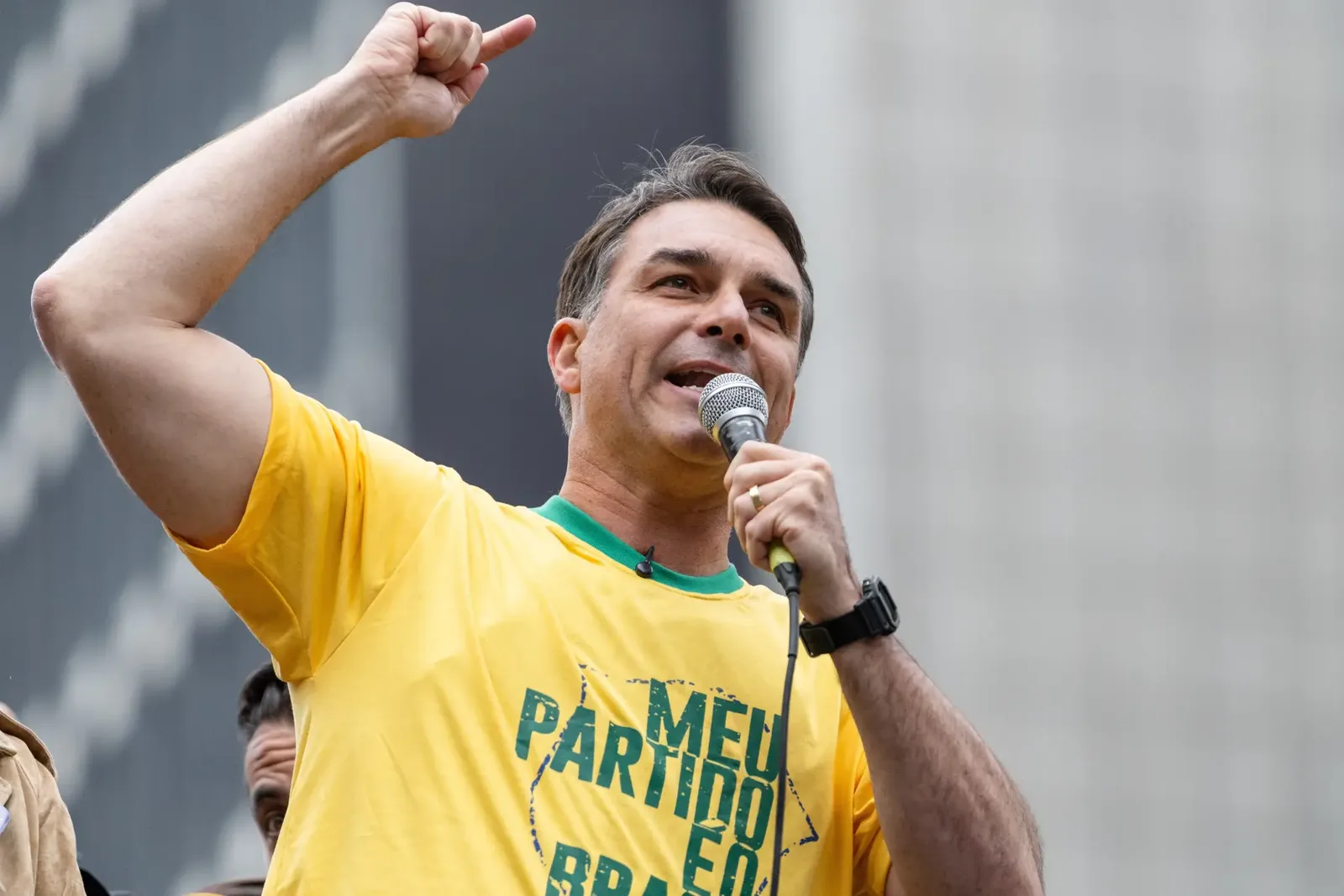 Flávio Bolsonaro supera Lula em probabilidade no Polymarket