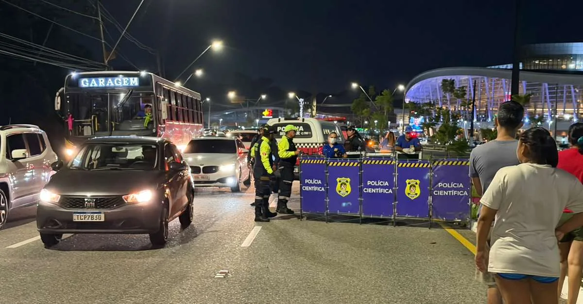 Passageira morre após motocicleta ser atingida por veículo em Belém