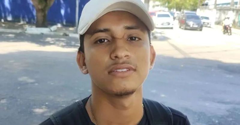 Bueiro sem tampa preocupa ciclistas e motoristas em Belém