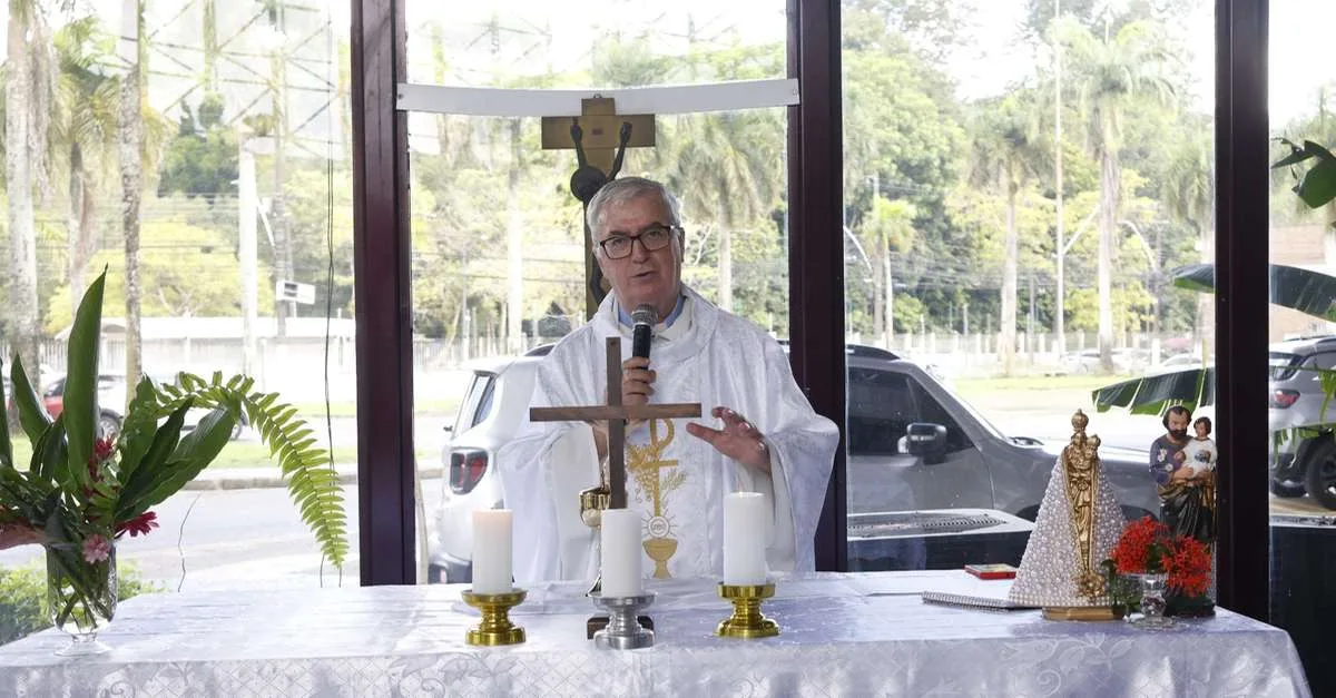 Padre Claudio Pighin destaca que fé cristã deve se traduzir em ações