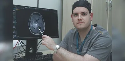 IA acompanha cirurgia cerebral em tempo real para retirar tumor na hipófise