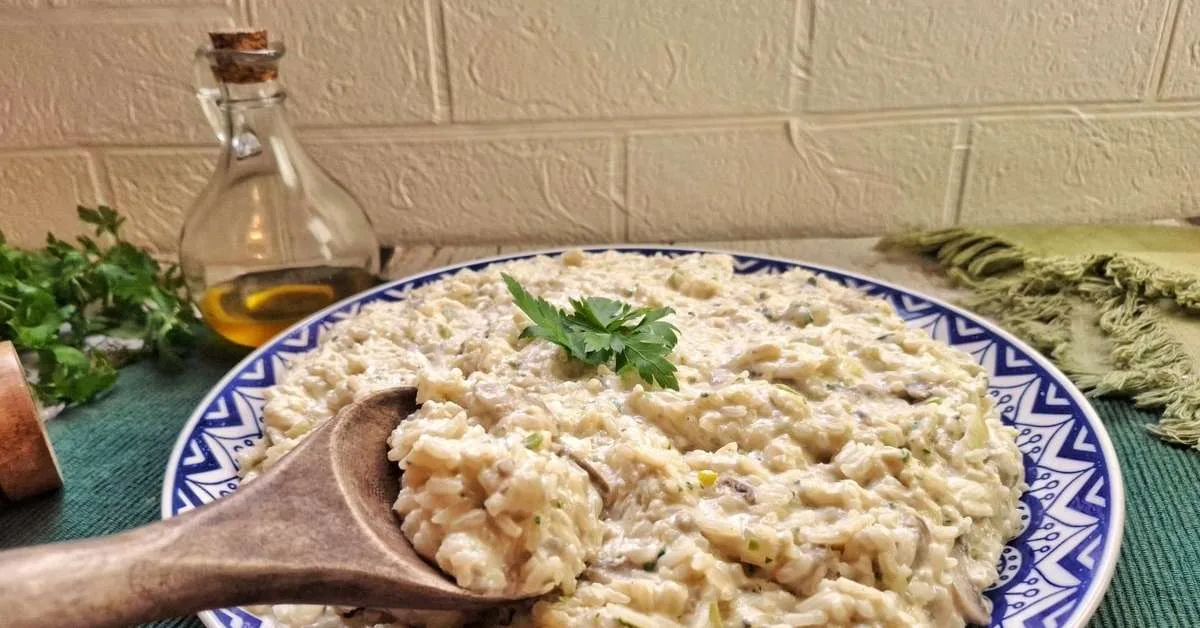 Arroz cremoso de gorgonzola com costela dourada na pressão