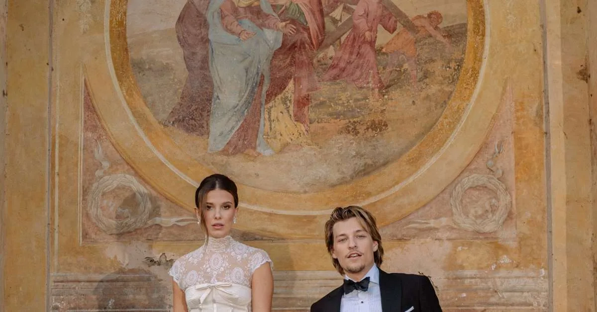 Millie Bobby Brown reúne família em registros de aniversário de casamento