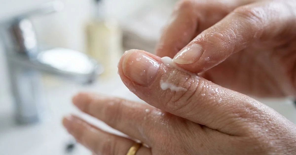 Como reduzir o ressecamento e as lascas nas unhas no dia a dia