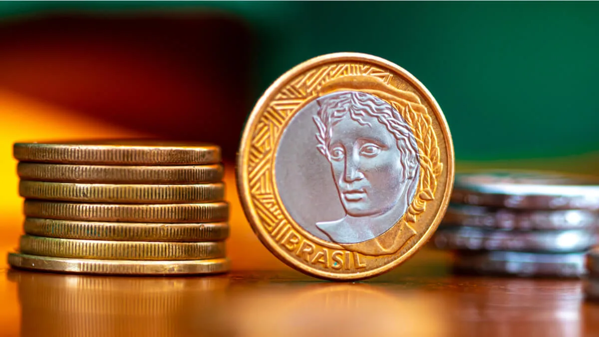 Como o risco fiscal afeta investimentos, empresas e o dólar