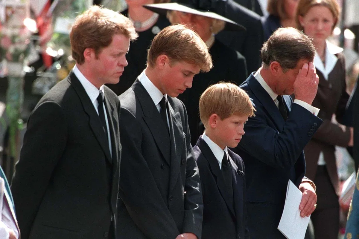 Irmão de Diana relata reação de Charles após morte da princesa