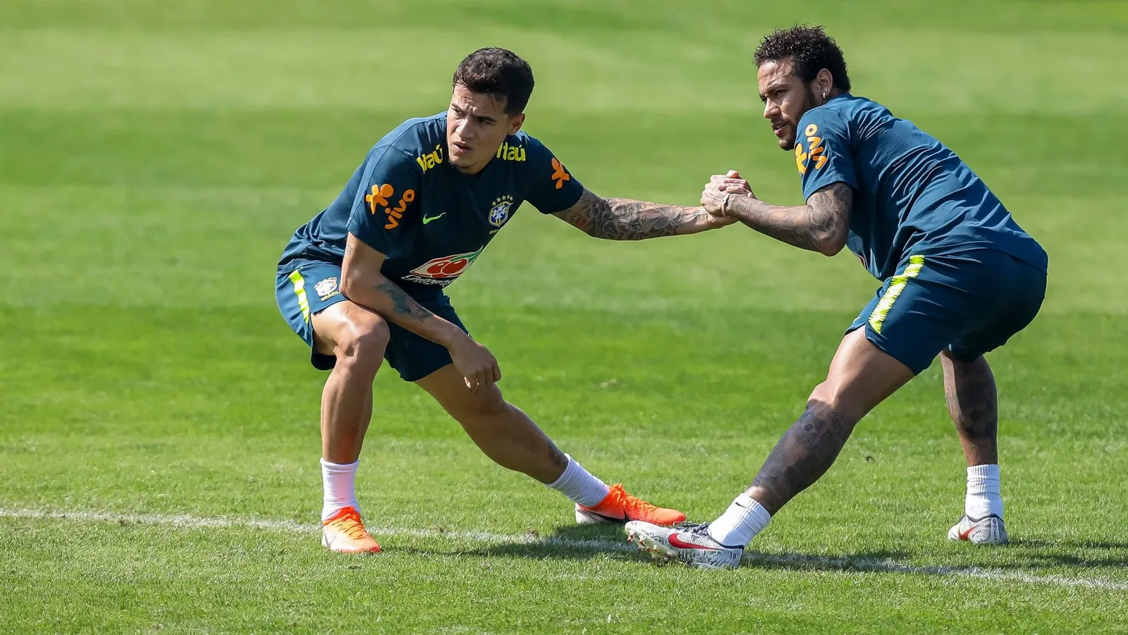 Santos abre conversas por Coutinho enquanto Cuca evita confirmar negociação