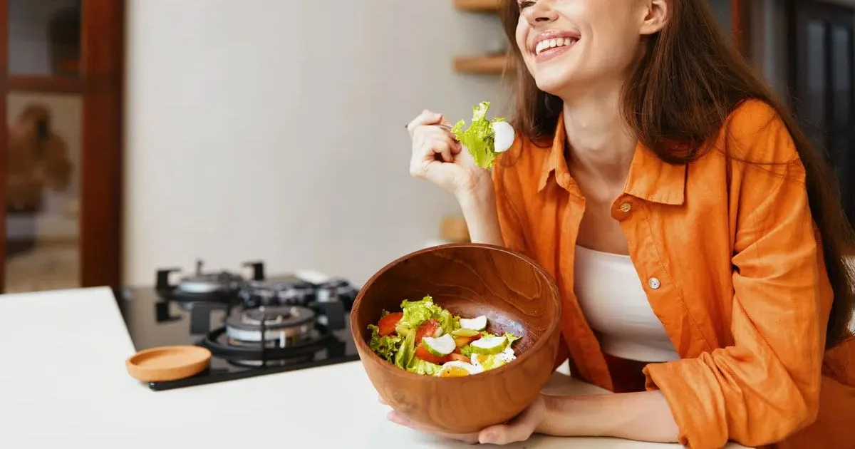 Rotina alimentar variada se relaciona à saúde mental, diz nutricionista