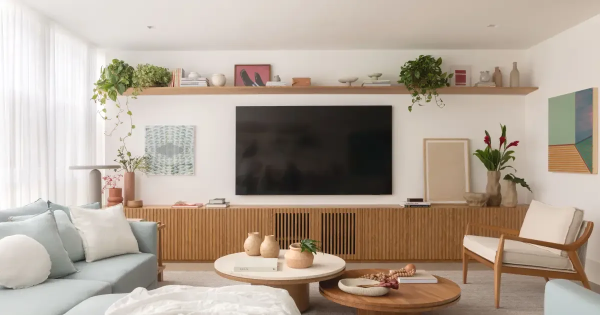 Projeto integra funções e preserva memórias em apartamento de Ipanema