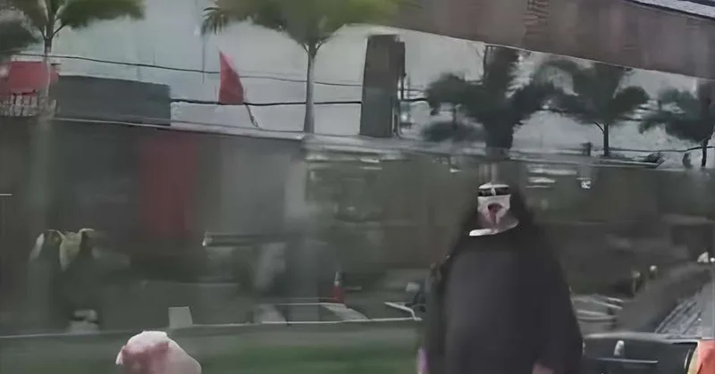 Encenação com personagem de filme integra orientação sobre trânsito em Belém